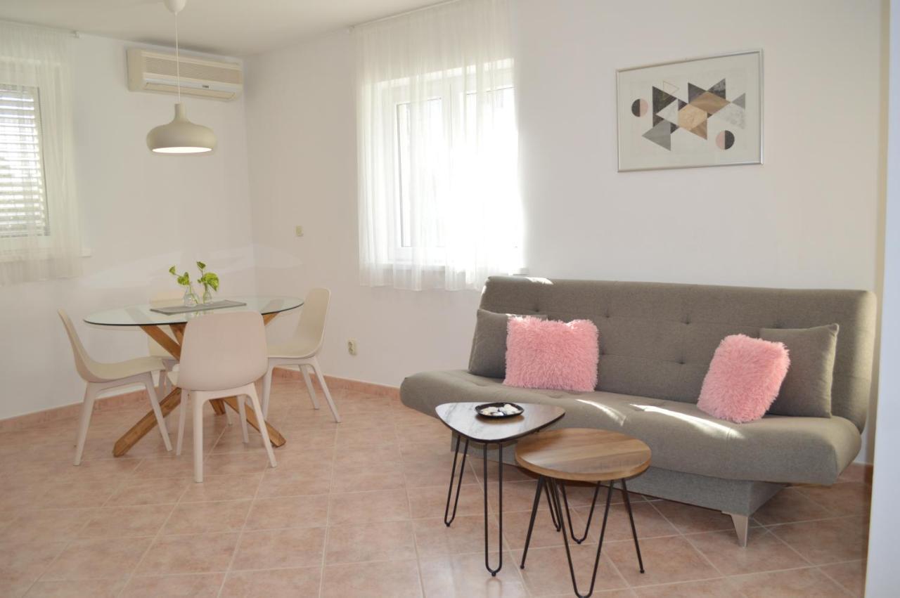 Apartmani Milin ซาดาร์ ภายนอก รูปภาพ