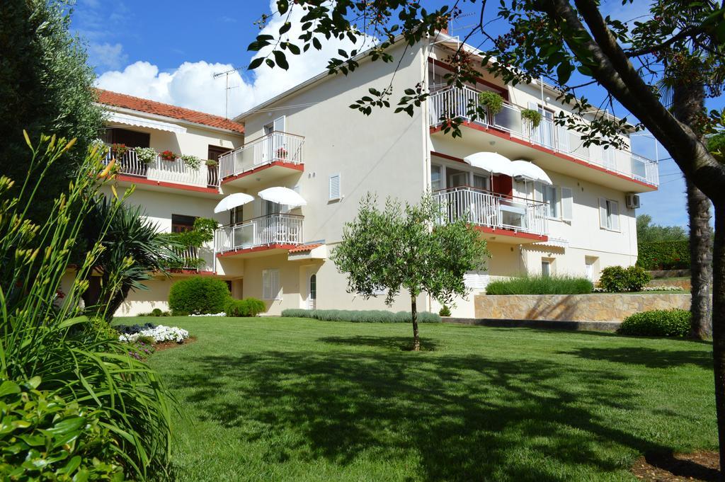 Apartmani Milin ซาดาร์ ภายนอก รูปภาพ